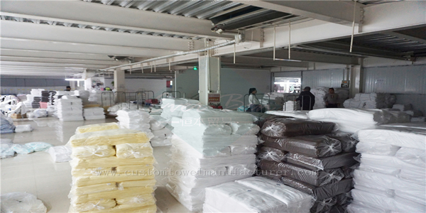 China Bulk Customized White Hotel Cotton Towels Producer Custom Brand Grey White Hotel Towels Supplier for France Europe
